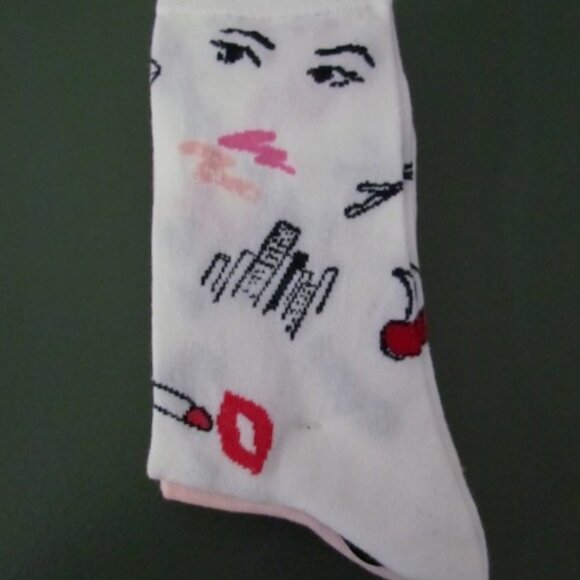 Kate Spade New York Women’s Novelty Crew Socks Lipstick Face Motif 3 pr - Picture 5 of 9